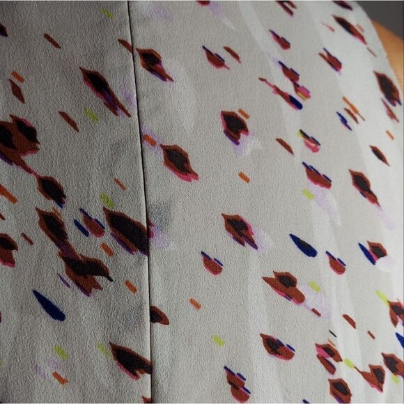 Ann Taylor Cutaway Keyhole Shell Blouse Cobbled Path Print Color - Picture 5 of 11